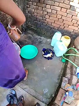 Snapshot of RAYI_Queen_3 chatting on 8, 11, 2025 RAYI Queen 3 online show from 8, 11, 2025