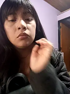 Dulce Pettit online show from 27, 10, 2025