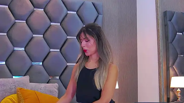 Snapshot of BlaireParker chatting on 19, 10, 2025 BlaireParker online show from 19, 10, 2025