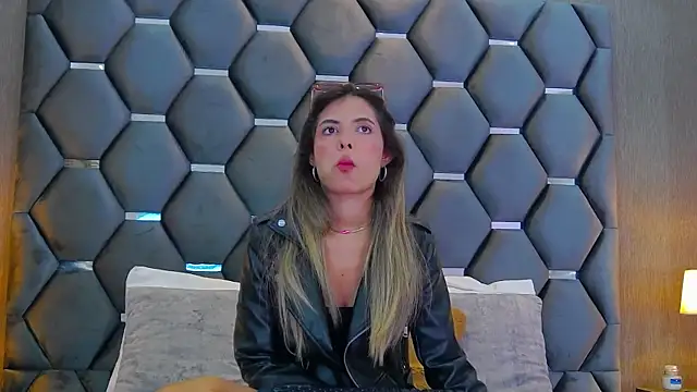 Snapshot of BlaireParker chatting on 3, 11, 2025 BlaireParker online show from 3, 11, 2025