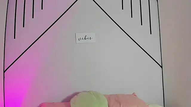 MiahCornell  online show from 29, 10, 2025