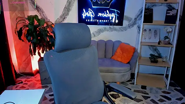 Maxxxine1 online show from 22, 12, 2025