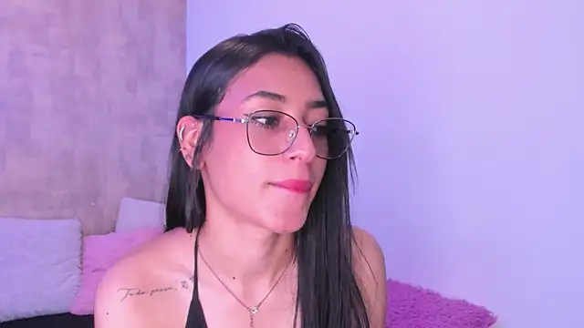 Snapshot of Becky_G chatting on 18, 10, 2025 Becky G online show from 18, 10, 2025