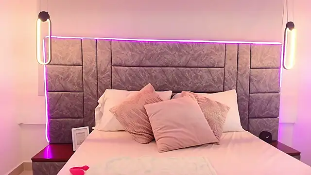 abril  lee   online show from 15, 11, 2025