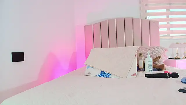 cataleya ebony  online show from 5, 11, 2025