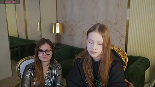 Snapshot of Esmie_Smile chatting on 1, 10, 2025 Esmie Smile online show from 1, 10, 2025