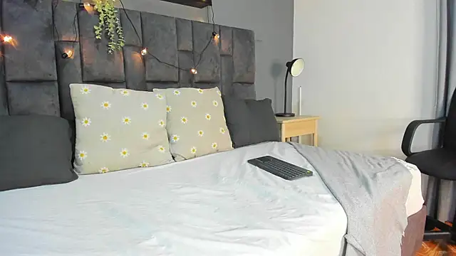 RiriiBrunette   online show from 15, 11, 2025