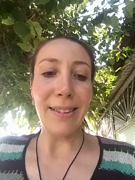 Snapshot of HellaryTourent chatting on 10, 9, 2025 HellaryTourent online show from 10, 9, 2025