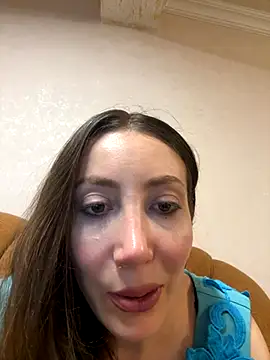 Snapshot of HellaryTourent chatting on 11, 9, 2025 HellaryTourent online show from 11, 9, 2025