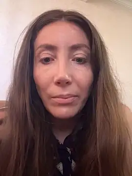 Snapshot of HellaryTourent chatting on 13, 9, 2025 HellaryTourent online show from 13, 9, 2025