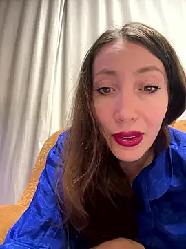 HellaryTourent online show from 16, 1, 2026