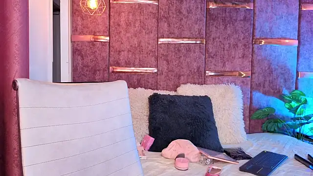 amberthangels online show from 11, 11, 2025