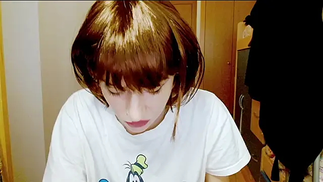 Snapshot of SatinQueen90 chatting on 26, 11, 2025 SatinQueen90 online show from 26, 11, 2025