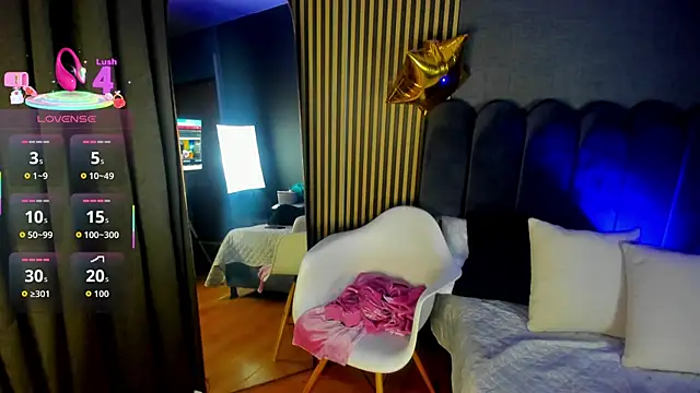 Gina 77 online show from 9, 10, 2025