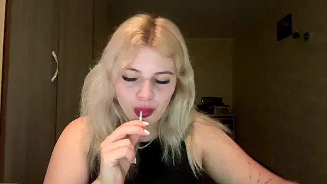 sunshinyflash online show from 4, 12, 2025