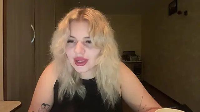 sunshinyflash online show from 5, 12, 2025