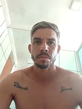 Snapshot of QfabO123 chatting on 15, 10, 2025 QfabO123 online show from 15, 10, 2025