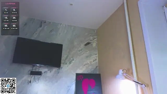 Snapshot of miss_bubbles_ chatting on 10, 11, 2025 miss bubbles online show from 10, 11, 2025