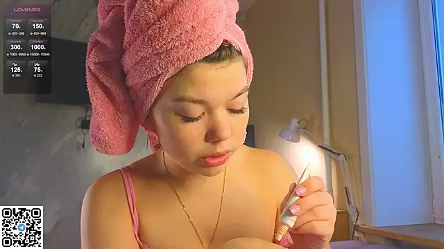 Snapshot of miss_bubbles_ chatting on 15, 11, 2025 miss bubbles online show from 15, 11, 2025