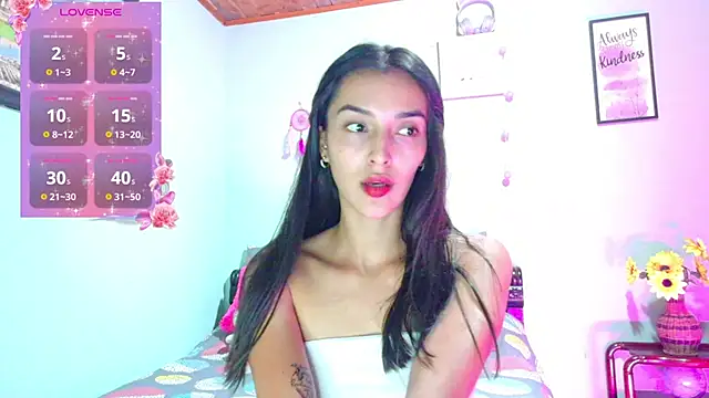 Snapshot of angelic_coral chatting on 5, 11, 2025 angelic coral online show from 5, 11, 2025