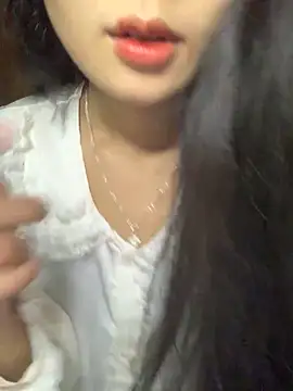 Snapshot of Nhinhi18 chatting on 2, 12, 2025 Nhinhi18 online show from 2, 12, 2025