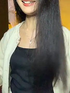 Snapshot of Nhinhi18 chatting on 4, 12, 2025 Nhinhi18 online show from 4, 12, 2025