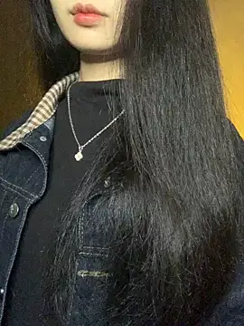 Snapshot of Nhinhi18 chatting on 18, 12, 2025 Nhinhi18 online show from 18, 12, 2025