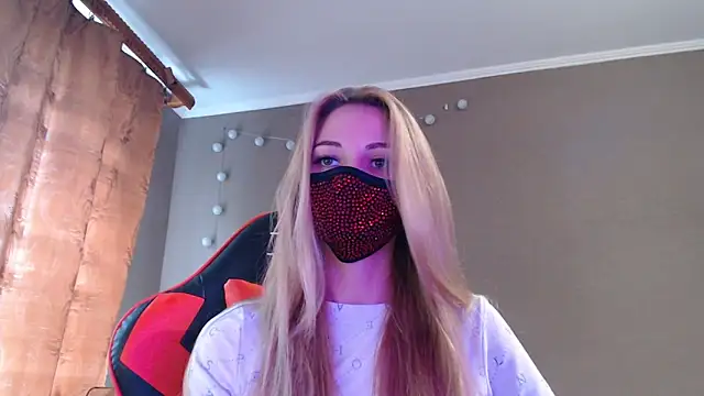 Snapshot of Iris_lave chatting on 17, 10, 2025 Iris lave online show from 17, 10, 2025