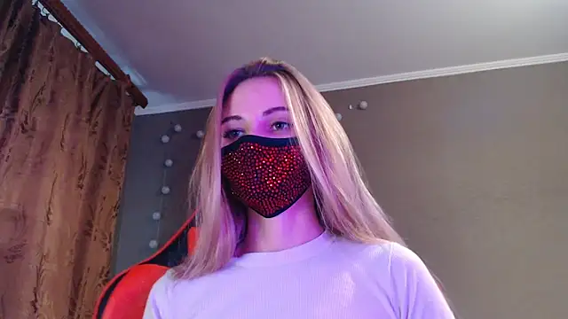 Snapshot of Iris_lave chatting on 24, 10, 2025 Iris lave online show from 24, 10, 2025