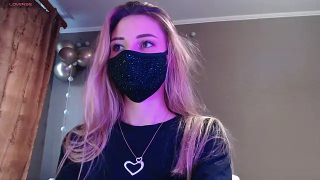 Snapshot of Iris_lave chatting on 22, 11, 2025 Iris lave online show from 22, 11, 2025