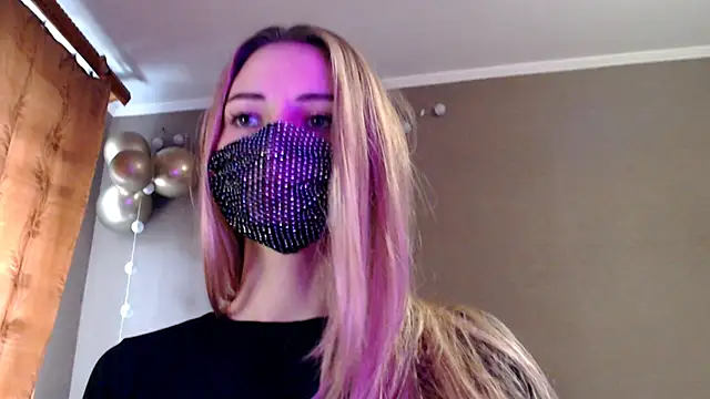 Snapshot of Iris_lave chatting on 24, 11, 2025 Iris lave online show from 24, 11, 2025