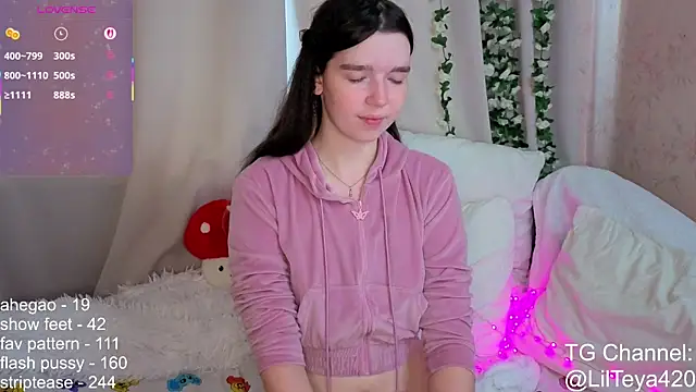 Snapshot of little_Teya chatting on 16, 9, 2025 little Teya online show from 16, 9, 2025