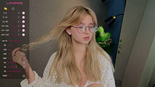 Snapshot of zegoii chatting on 15, 10, 2025 zegoii online show from 15, 10, 2025