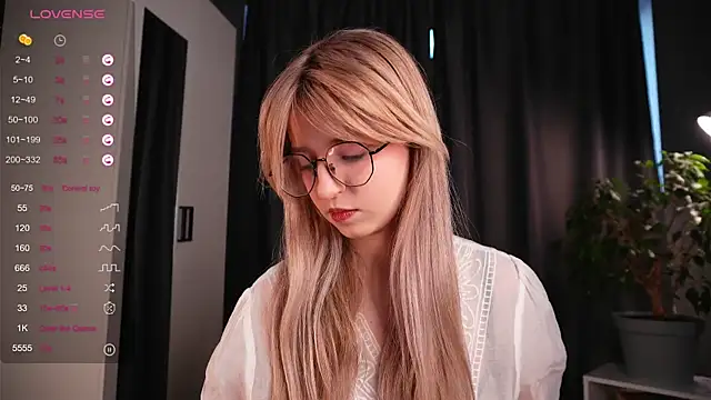 Snapshot of zegoii chatting on 22, 10, 2025 zegoii online show from 22, 10, 2025