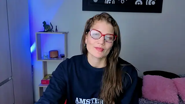 Snapshot of Camila-ventura chatting on 10, 11, 2025 Camila-ventura online show from 10, 11, 2025