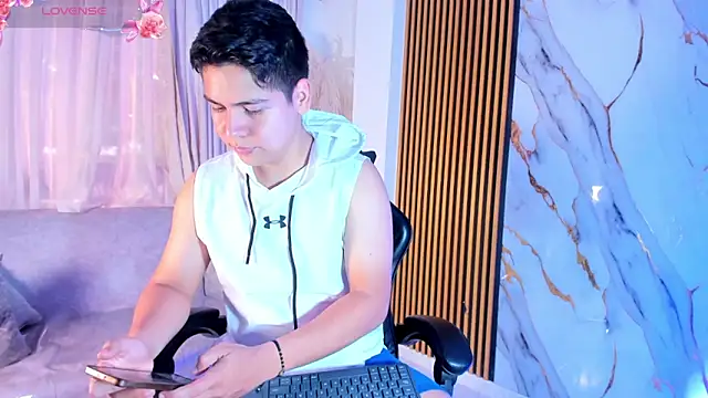 Asta Black online show from 11, 10, 2025