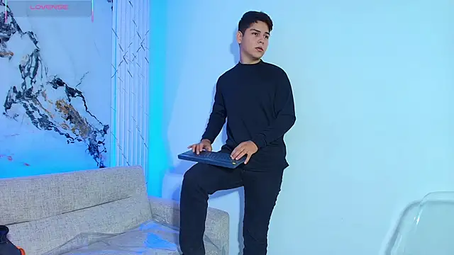 Asta Black online show from 6, 11, 2025