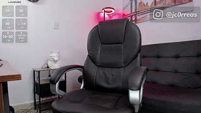 Snapshot of _Juanes chatting on 7, 11, 2025 Juanes online show from 7, 11, 2025