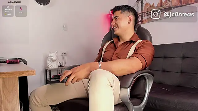 Snapshot of _Juanes chatting on 11, 11, 2025 Juanes online show from 11, 11, 2025