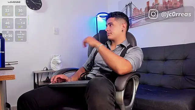 Snapshot of _Juanes chatting on 18, 11, 2025 Juanes online show from 18, 11, 2025