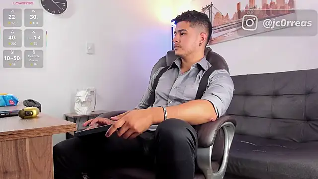 Snapshot of _Juanes chatting on 15, 12, 2025 Juanes online show from 15, 12, 2025