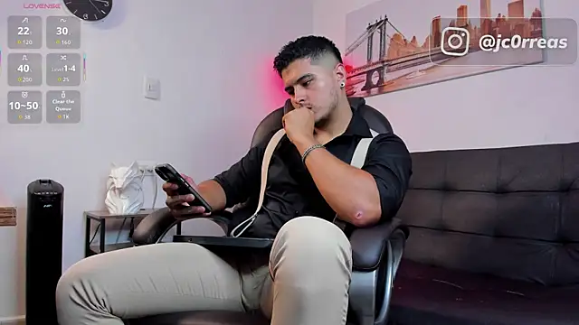 Snapshot of _Juanes chatting on 18, 12, 2025 Juanes online show from 18, 12, 2025