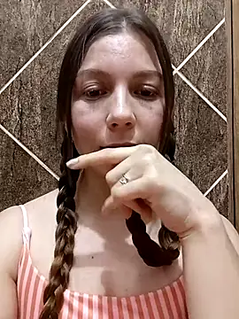 Arianna Moss online show from 4, 11, 2025