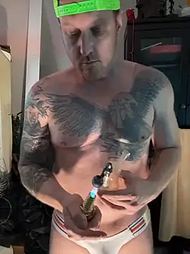 Snapshot of CloudyKingG chatting on 4, 4, 2026 CloudyKingG online show from 4, 4, 2026