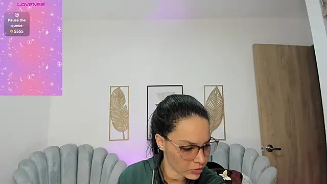 Ayshel cooperr online show from 26, 10, 2025