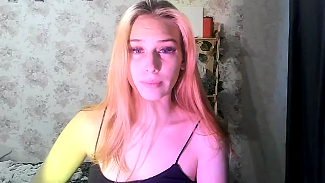 Snapshot of ClaireLaSweet chatting on 19, 10, 2025 ClaireLaSweet online show from 19, 10, 2025