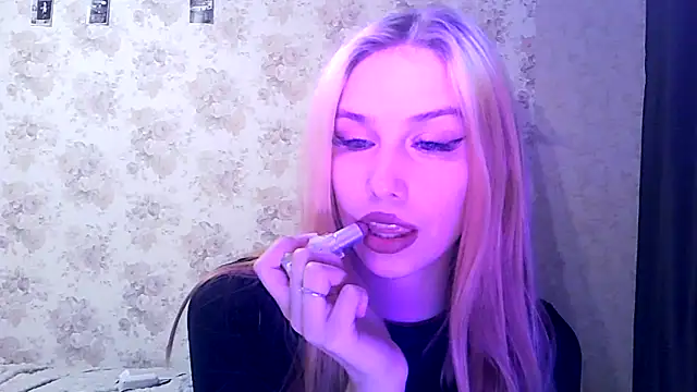 Snapshot of ClaireLaSweet chatting on 25, 10, 2025 ClaireLaSweet online show from 25, 10, 2025