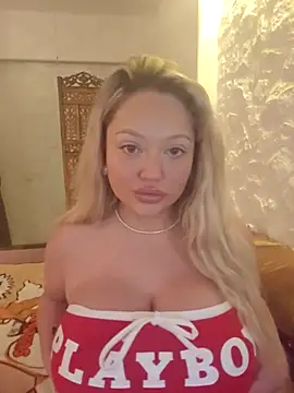 Snapshot of misstitmouseofficial chatting on 14, 9, 2025 misstitmouseofficial online show from 14, 9, 2025