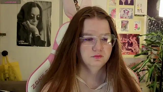 Sienna-Cow online show from 25, 10, 2025