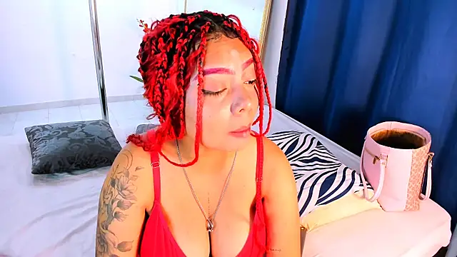 nahomy ryans online show from 10, 10, 2025